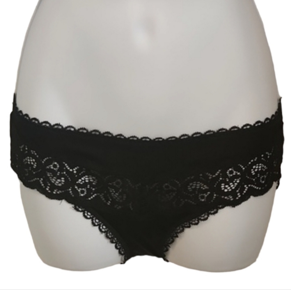 VICTORIA'S Secret Lace Peekaboo Panty